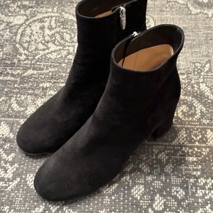 Pre owned Gianvito Rossi Margaux Mid Suede Bootie size EU 40 American size 9